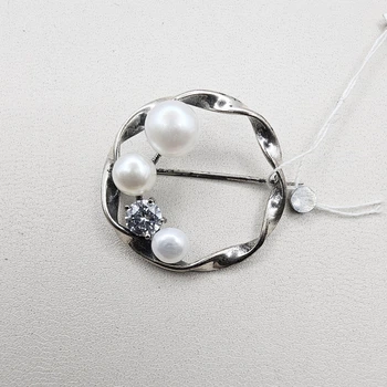 Брошка серебряная с жемчугом "Рует" 4,94 г