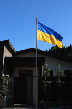 Флагшток алюмінієвий складний 6 м та прапор України нейлоновий 91×152 см (04820301690023)