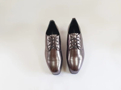 Туфлі на платформі Calvin Klein 37 23.5 см 7 US сріблясті (7804Ж)
