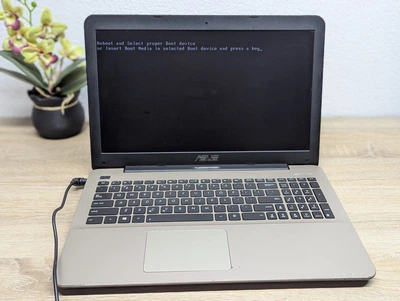Ноутбук Asus R556L під відновлення або розбір - Б/В