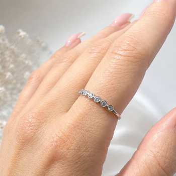 Серебряное кольцо 925 пробы, тоненькое, с 7 камнями, покрытие родий, с кубическим цирконием, 17.5 размер