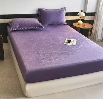 Простынь на резинке с наволочками из велюра Colorful Home 21795 160х200х25 см фиолетовая