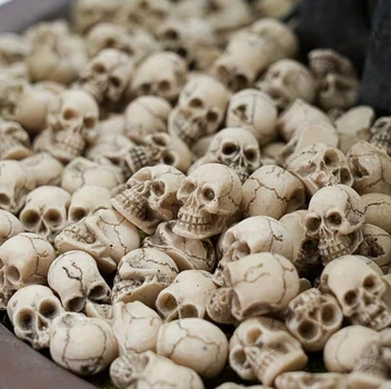 Набор мини-черепов 10 шт Halloween маленький декор для миниатюрных ландшафтов, садов, аквариумов, горшков, игр и офисов, маленькие черепа Scull Хеловин