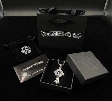 Хрестик chrome hearts з фірмовою упаковкою