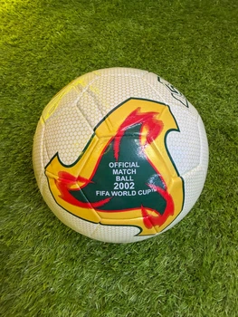 Ретро футбольный мяч Adidas Fevernova 2002, размер 5, мяч ЧМ 2002 - Корея, Япония