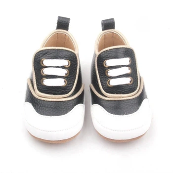 Дитячі кросівки BottiLion Casual Shoes з натуральноі шкіри на липучці , антиковзна підошва, внутрішня устілка 12,5 см ( 1,5-2 роки) , чорно-білі з золотистим кантом