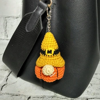 Брелок Гномік гарбуз Хелловін в'язаний ручної роботи амігурумі Hand Made 8х5 см 217-4