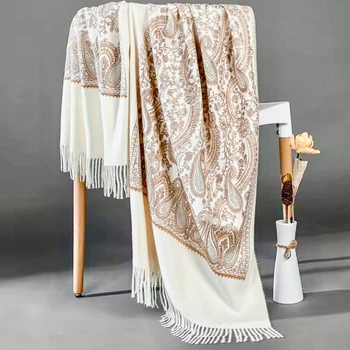 Теплый палантин Boutique embroidery кашемировый с вышивкой 190х72см Белый