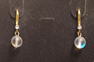 Серьги с натуральным лунным камнем ( Matte White Crystal) медицинское золото позолота 18К цирконий (артикул 305-лунк)