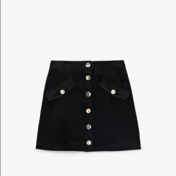 Юбка мини Zara бархатная черная размер XL с высокой посадкой и декоративными золотистыми пуговицами по бокам женская одежда