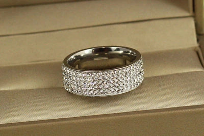 Кольцо Xuping Jewelry Четыре дорожки камни по кругу р 16 серебристое