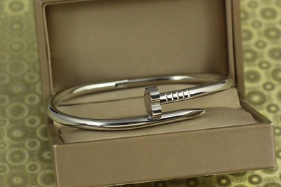 Браслет бенгл Stainless steel гвоздь Heart shape 60 мм на руку от 17 см до 19 см серебристый
