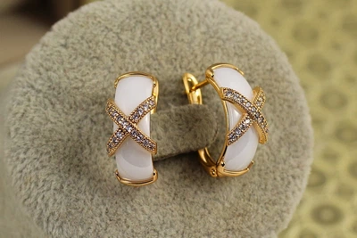 Сережки Xuping Jewelry золотий перетин з білою керамікою 1,8 см золотисті