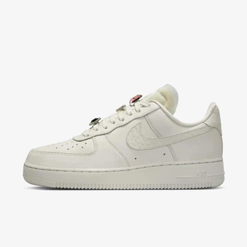 Кроссовки женские Nike Air Force 1 Lo Prm 38 DN5463-001