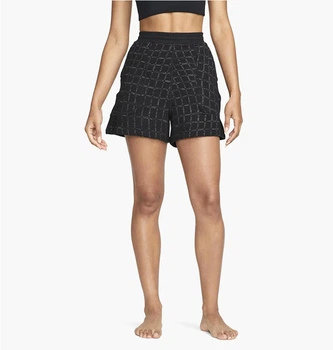 Шорты женские Nike Yoga Therma-Fit Luxe XS Чорний DV4320-010