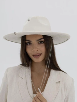 Шляпа федора с полями 9 см D.Hats с цепью цвет молочный