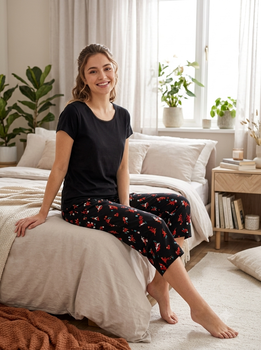Жіноча піжама Marks & Spencer Sleep Well чорна з квітковим принтом р. 8-10