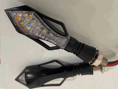 Поворот диодный LED СТРЕЛА с отверстием и габаритом ЧЕРНЫЙ, 2шт LIKEMOTO
