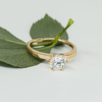 Кольцо из медицинского золота 18К с белым фианитом Promise – Xuping, ширина 7 мм, арт. 60228