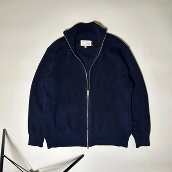 Кофта Maison Margiela синього кольору, на застібці з коміром, розмір S