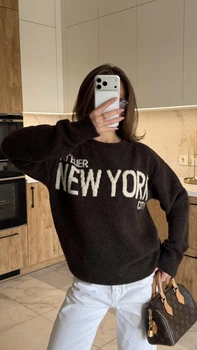 Светр жіночий коричневий в'язаний базовий New York з надписом Oversize (405535)