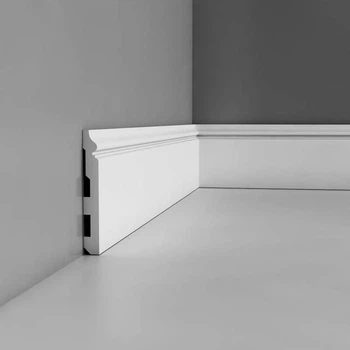 Плинтус окрашенный Orac Decor SX118-RAL9003