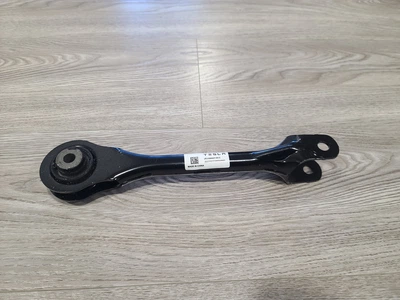 Важіль заднього поздовжнього важеля підвіски Tesla model 3 model Y 1044427-00-C-R/L