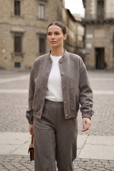 Жіночий вкорочений бомбер з костюмного кашеміру 42–52 XXL-3XL