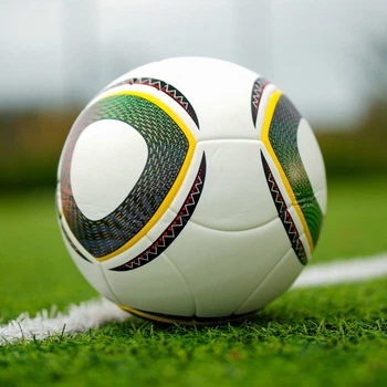 Футбольний мʼяч в стилі Адідас World Cup 2010 Чемпіонат Світу 2010 Біло-чорний Код: 0013-5