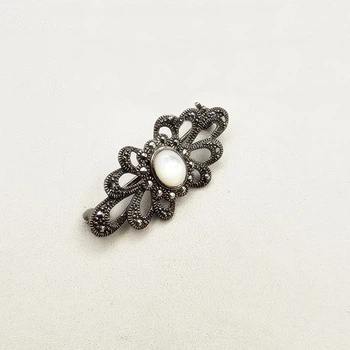 Брошка серебряная с лунным камнем 4,01 г
