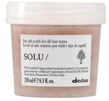 Peeling do skóry głowy Davines Essential Haircare Solu Sea Salt oczyszczający 250 ml (8004608290414)