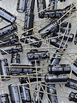 Конденсатор электролитический 10 mkF 63V 105С Rubycon (5mm*11mm) (КЕ0037)