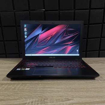 Ноутбук ASUS ROG FX553 i5-7300HQ/16Gb/1Tb SSD/GTX1050-2Gb Б/В