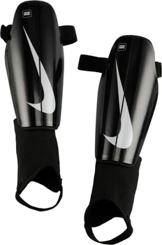 Ochraniacze piłkarskie Nike Charge rozmiar M Czarne (196156400075)