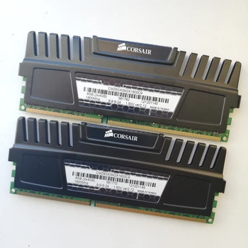 Комплект оперативної пам'яті Corsair DDR3 8Gb KIT of 2 1600MHz PC3 12800U CL9 (CMZ8GX3M2A1600C9) Б/У