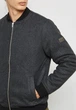 Чоловіча куртка - бомбер Solid Blouson Jacket&nbsp;-&nbsp;Bomber Сірий Розмір S (6179704-8288) - изображение 2