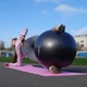М'яч для фітнесу (фітбол) PowerPlay 4001 Ø65 cm Gymball Чорний + помпа - зображення 5