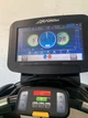 Бігова Доріжка Life Fitness Discover SE професійна сіра відновлена - зображення 3