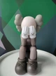 Дизайнерская игровая фигура Кавс Kaws Companion Passing Through Grey серый 28 см - изображение 1