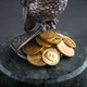 Серебряная фигура ручной работы "Попугай на кошельке с монетами" сер00019 Онікс - изображение 3