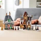 Zestaw klocków LEGO Harry Potter Wizyta w wiosce Hogsmeade 851 element (76388) - obraz 5