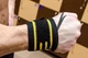 Кистевые эластичные бинты для тренировок OLIMP Hardcore Wrist Wrap Pro - изображение 2
