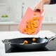 Дошка обробна складна Joseph Joseph CHOP2POT Plus Large рожева 60155 - зображення 5
