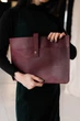 Чохол для MacBook з натуральної шкіри boorbon FOLIO-BORDO-1 бордовий - зображення 3