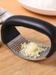 Чеснокодавка , Пресс для чеснока с ручкой Arc - Shaped Garlic Press - изображение 1
