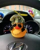 Автомобильная утка в шлеме с автоматом Шалена качка FD2 1808212 - изображение 3