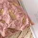 Комплект декоративних подушок (2 штуки) з м'яким плюшем і золотистими пір'ями, пудрового кольору 40x40 (PL001712) - зображення 3