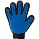 Универсальная резиновая перчатка для вычесывания шерсти True Touch Pet Brush Gloves для животных Черно-синяя - изображение 1