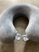 Велюровая дорожная подушка для путешествий Сasablanket с пеной Memory Foam "Однотонная" 30х28х8см Серая - изображение 7