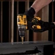Набор из двух инструментов бесщеточных DeWalt 12 В XR Li-lon, 3 Ач, чемодан, 2 аккумулятора и зарядное устройство (DCK2110L2T) - изображение 9